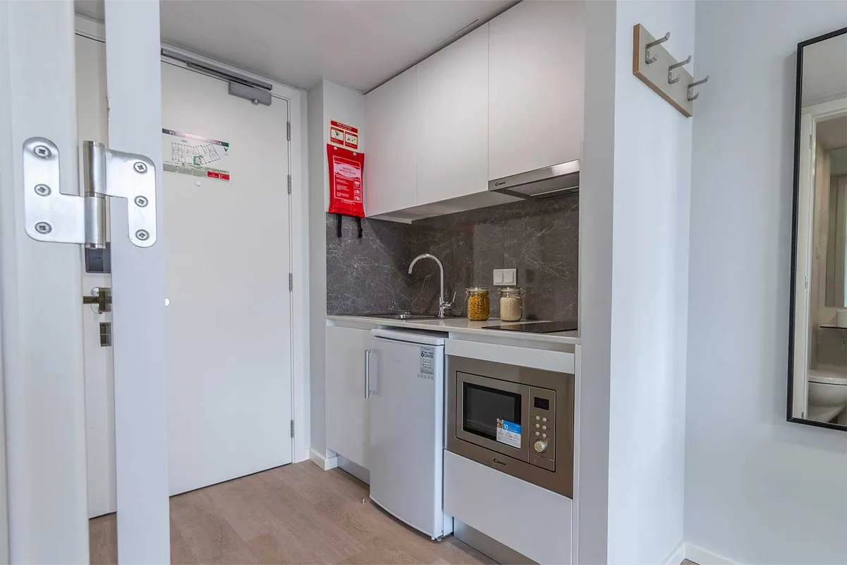 LIV CoLife Porto - Modern Coliving for Digital Nomads & Young Professionals - Image 10