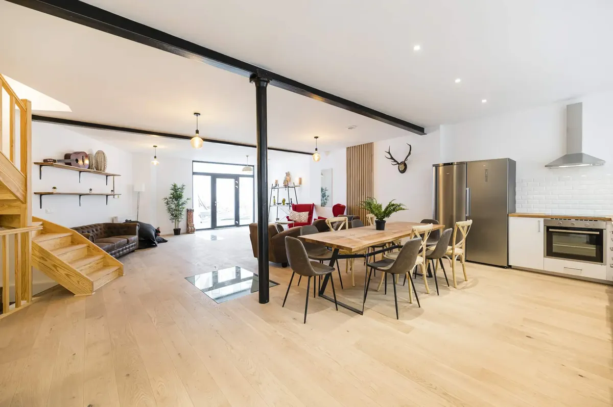 Sharies Paris - Modern Coliving for Young Professionals - Image 15