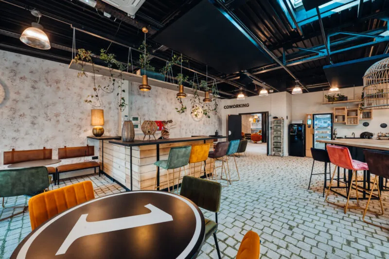 Cowool Avignon - Modern Coliving & Coworking Hub - Image 2