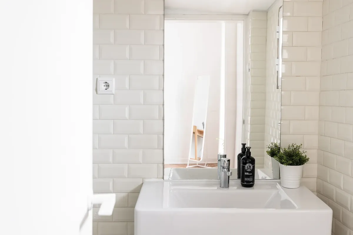 Outsite Lisbon - Cais do Sodre: Historic Coliving in Lisbon's Heart - Image 12