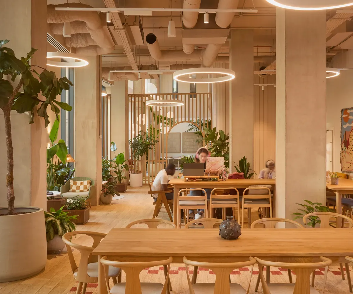 ARK Canary Wharf - London's Largest Coliving Space in Vibrant East London - Image 1