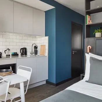 ARK Canary Wharf - London's Largest Coliving Space in Vibrant East London - Image 4