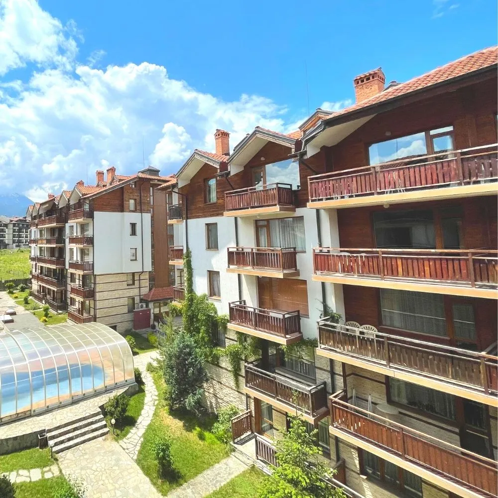 Four Leaf Clover Bansko - Mountain Coliving & Ski Retreat - Image 1
