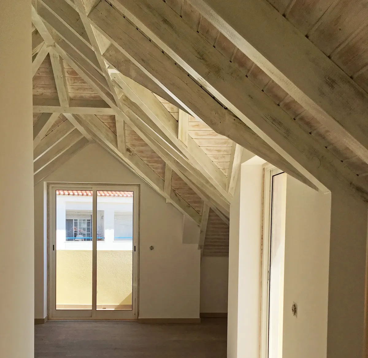 Outsite Ericeira - Ocean-View Surf Lodge Coliving - Image 12