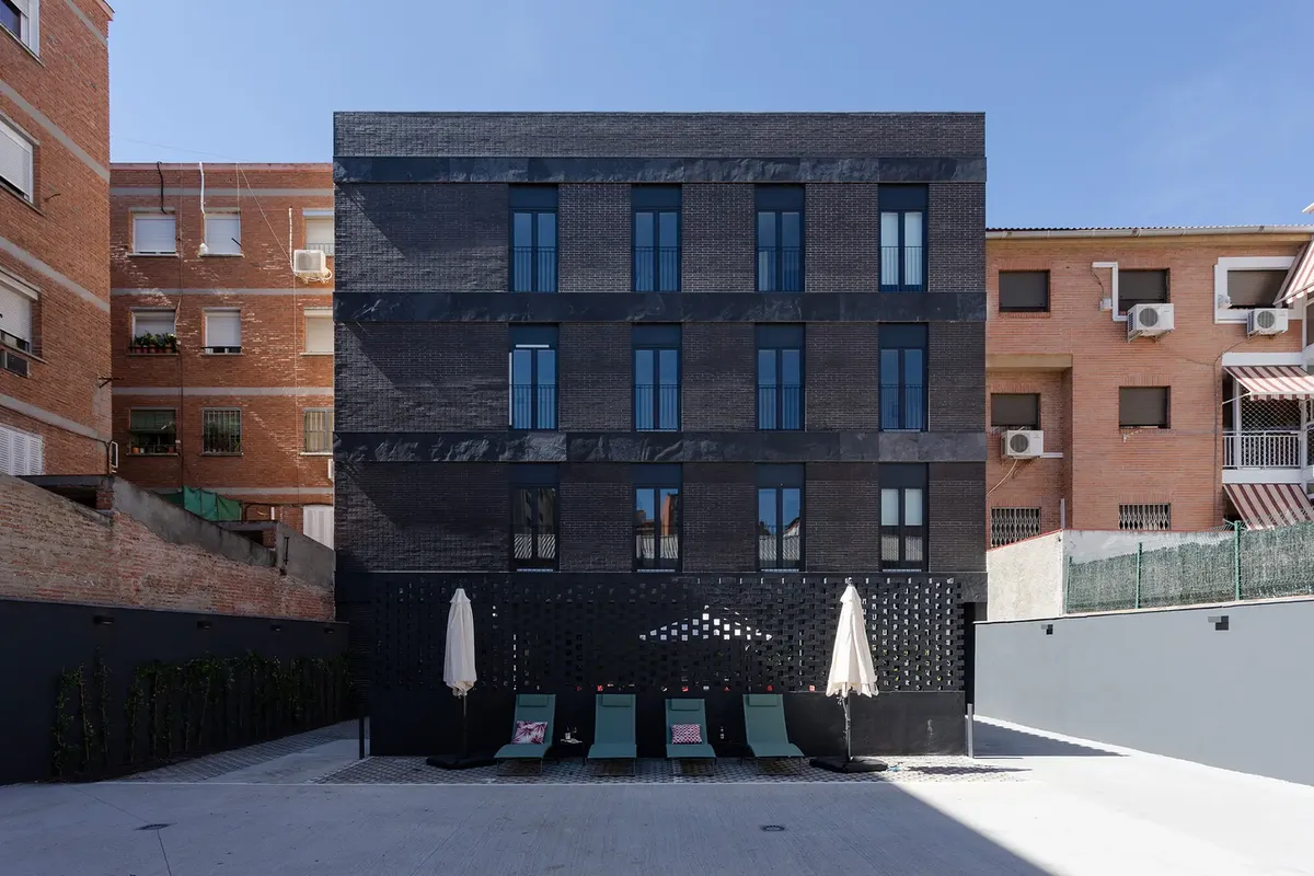 Flipco Sierra - Modern Coliving with Rooftop Terraces in Madrid's Tetuán - Image 12